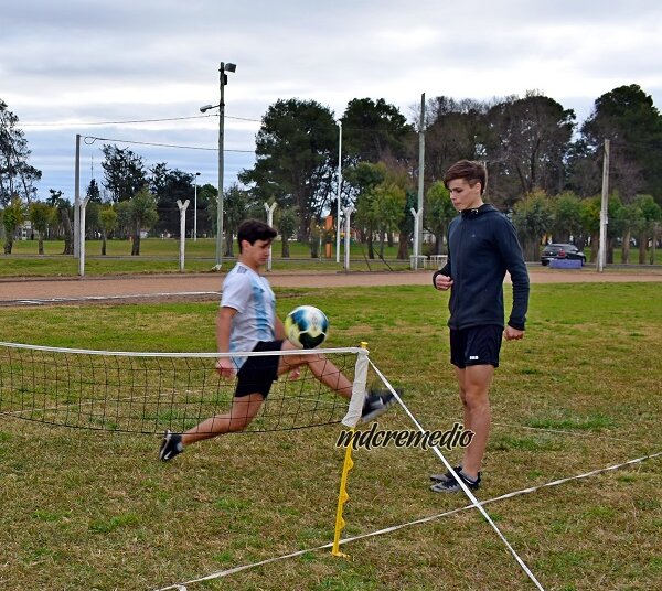 En la Pista Municipal se jugó ayer la Etapa Local de Fútbol Tenis