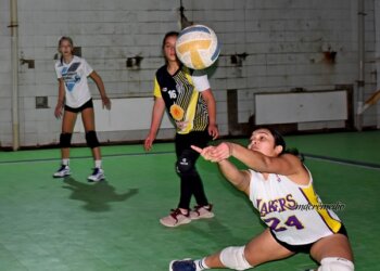 Juárez Vóley reorganizó los horarios y hay grupos que entrenan los fines de semana