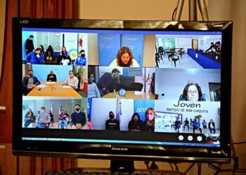 Jorge Ferraresi, mantuvo una vídeo conferencia con el Intendente Marini