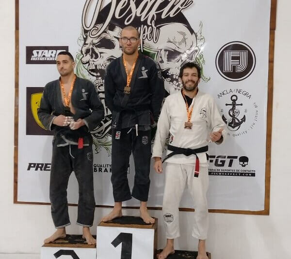 Roberto Saldivar se subió al podio en un Súper 8 que se realizó en Buenos Aires