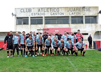 Los Mayores de Juarense debutaron con goleada ante AMEMT