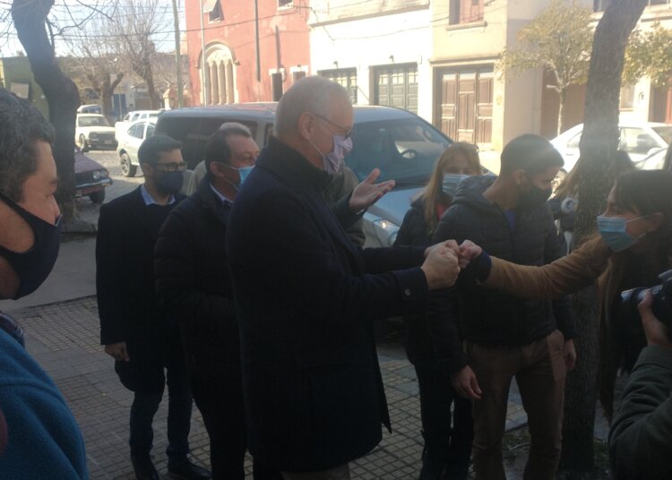Gollán visitó Benito Juárez y tomó contacto con militantes del Frente de Todos