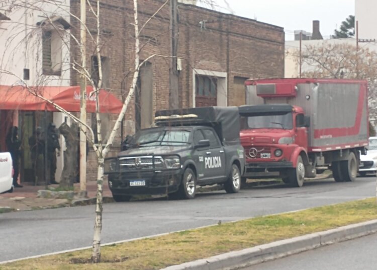Se realizan varios allanamientos en la ciudad