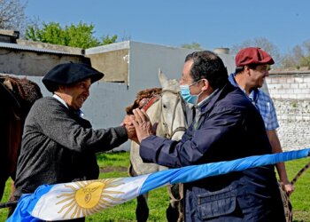 El Intendente acompaño los festejos organizados por la a Agrupación Criolla