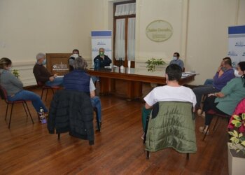 Con aumento del 10% cobran los trabajadores/as municipales