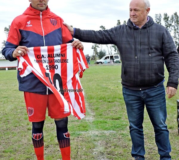 Alumni en un día más que especial le ganó a Lilán en el inicio de la Liga