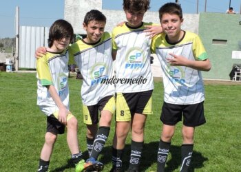 Argentino de local goleó a Defensores del Cerro en sus dos categorías