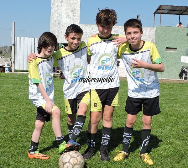 Argentino de local goleó a Defensores del Cerro en sus dos categorías