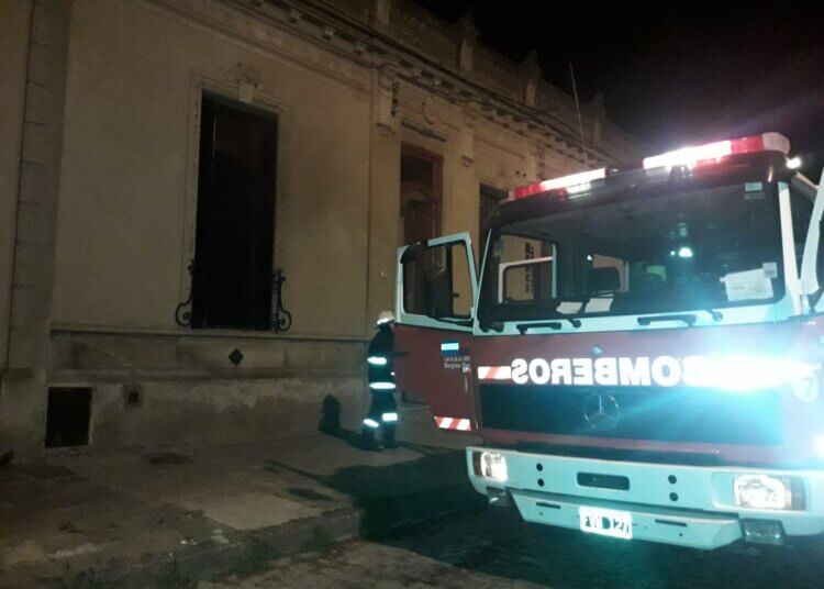Se produjo un incendio en una casa céntrica que se encuentra deshabitada