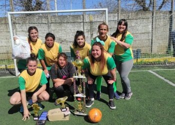 En una gran final Las Divinas derrotaron a Tuerkitas 5 a 4