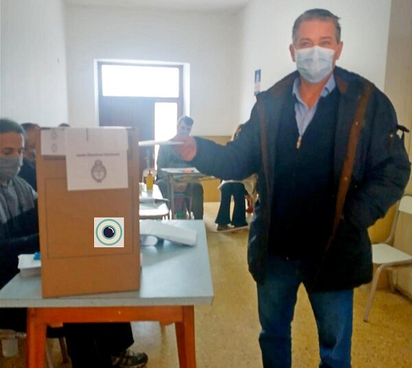 Silvio Sanso votó en el Colegio Inmaculada Concepción a media mañana