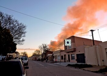 Incendio en una vivienda sobre calle La Rioja