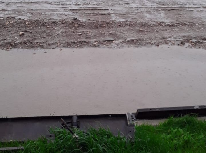 La lluvia complica a algunos barrios juarenses