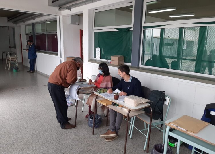 La Escuela secundaria 3 abrió sus puertas 8:30