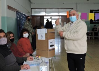 Ángel «Peti» Alfonsín fue el ultimo precandidato que encabeza lista en votar