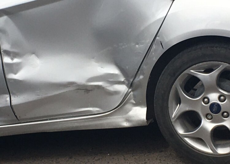 Accidente en la esquina de Av. Alsina entre San Juan y Belgrano