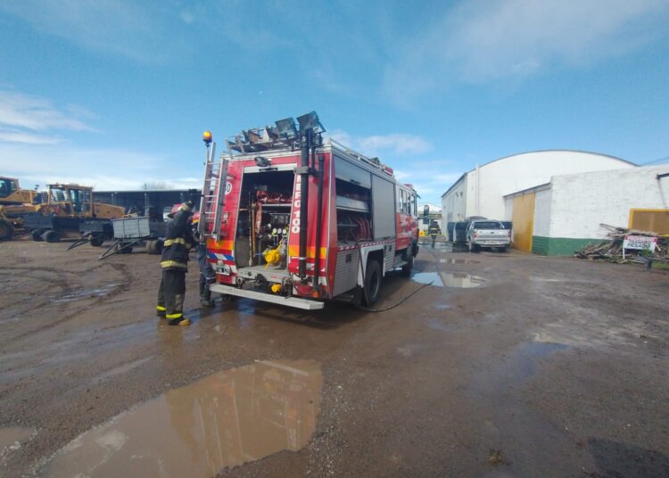 Se incendió una camioneta en el corralón municipal
