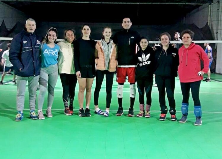 Juan Simón Villaruel antes de emigrar España entrenó con la 1ra de Juárez Vóley