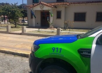 La policía local atrapó infraganti delito a  un delincuente