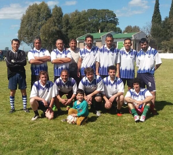 Comenzó el Torneo de Fútbol Senior F8 en el country de Alumni