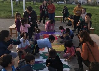 El Bibliomóvil estuvo en Villa Riel y en los próximo días seguirá visitando lugares
