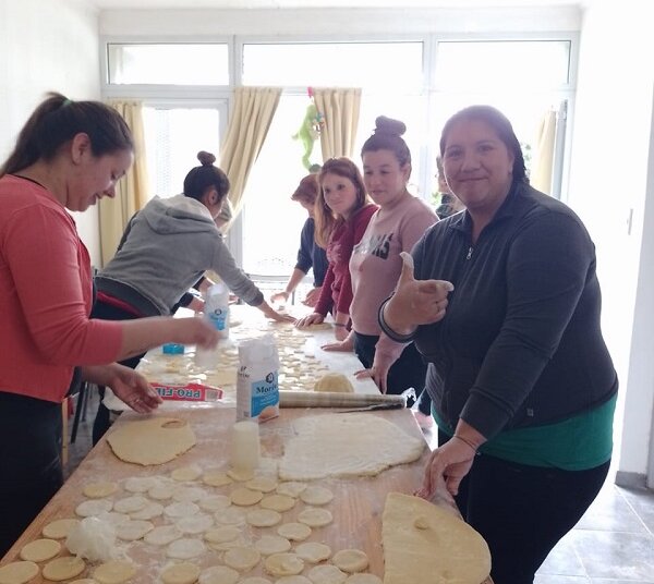 Se inicio el Taller de Pastelería Navideña en el Sum de Barrio Pachán