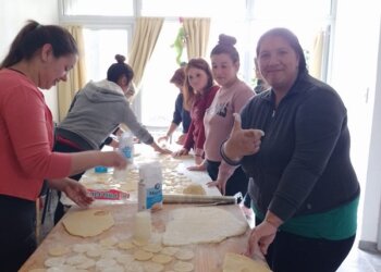 Se inicio el Taller de Pastelería Navideña en el Sum de Barrio Pachán