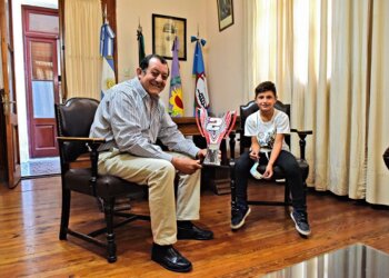 El Intendente recibió al joven piloto Valentino Parente