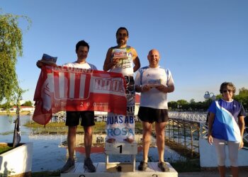Podio para José Wavrunek en la Maratón Acuática del Club Naútico