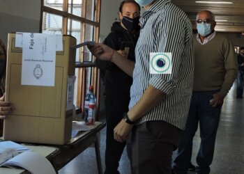 Iribecampos fue el primer candidato en votar