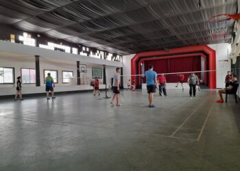 Encuentro de Bádminton en Juarense con la visita del Centro Náutico de Tandil
