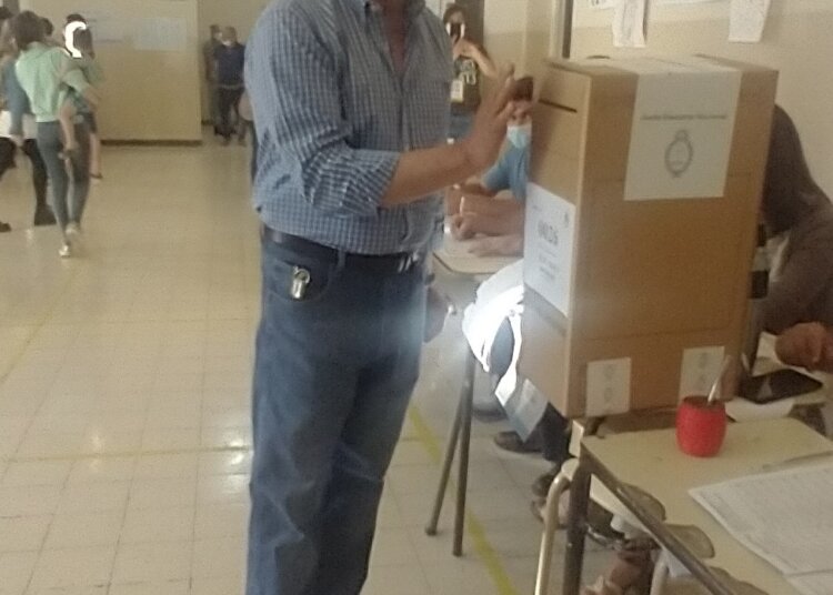 Sobre el cierre de jornada electoral votó el intendente Marini