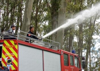 Bomberos Voluntarios se capacita en incendios forestales