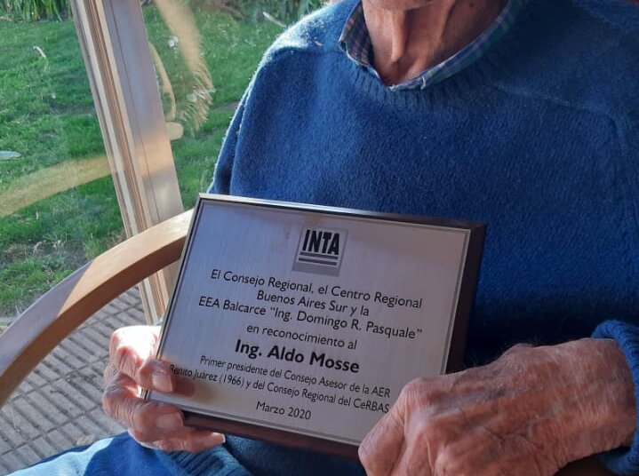 Aldo Mosse fue homenajeado por su labor en INTA