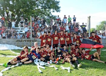 La 6ta de Juarense se quedó con la Copa de Plata, le ganó a Atlético 3 a 1