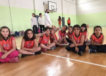 Cinco categorías de la Escuela Municipal viajaron a Laprida a un encuentro