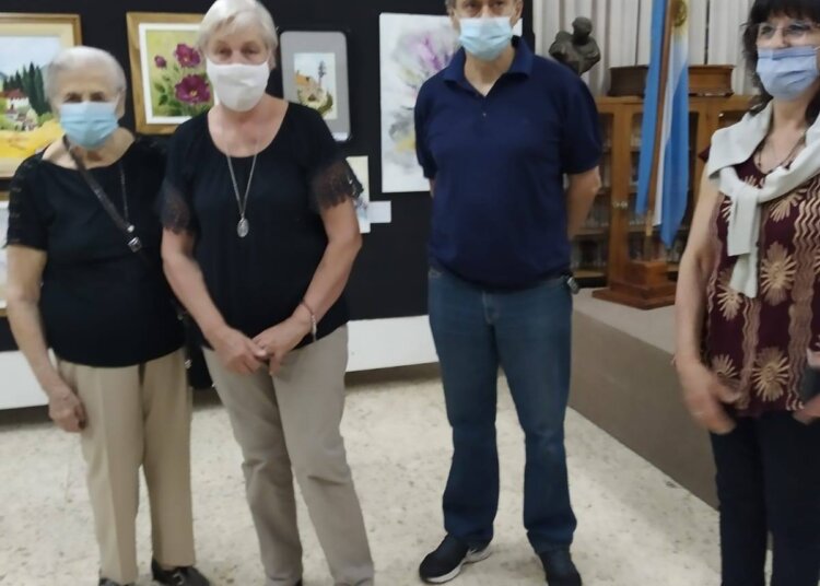 Hasta mañana se puede visitar la Muestra de artistas locales