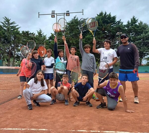 El grupo Junior del Tenis de Juarense cerró el año con un Torneo Interno