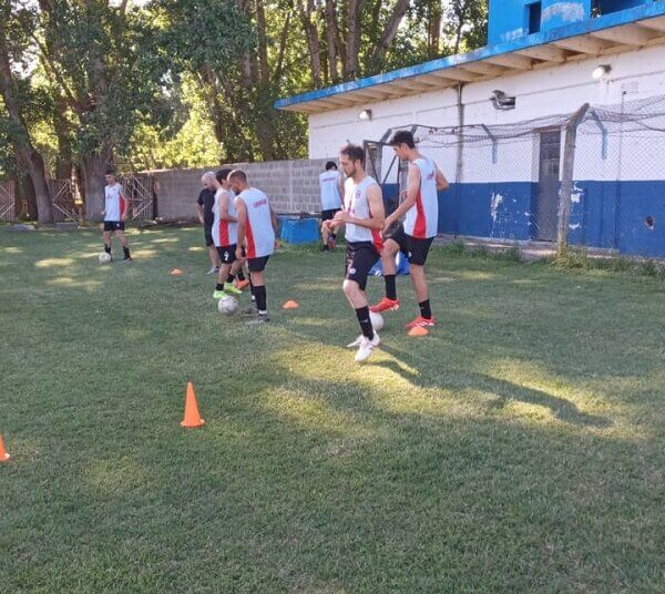 Juarense con mayoría de juveniles le empató a Loma Negra en su cancha