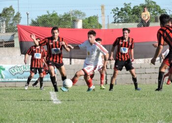 Juarense se le plantó a Huracán y sumó su primer punto