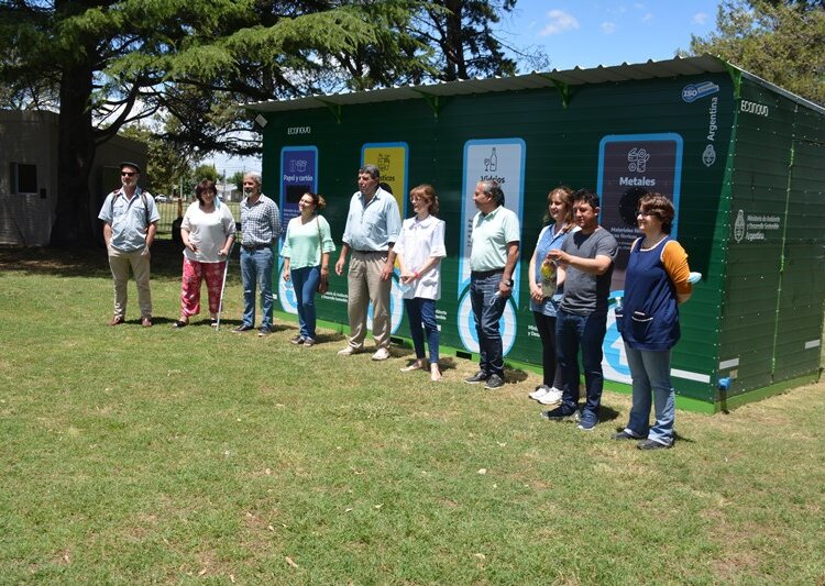 Se realizó la presentación del primer «Punto Verde» fijo en la ciudad