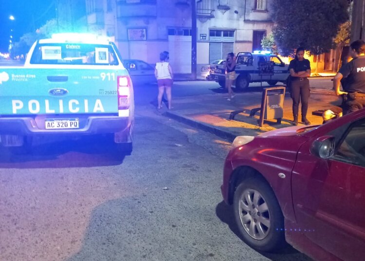 Un sujeto presumiblemente alcoholizado rompió un vidrio en local céntrico