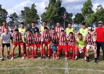 Primer partido de la semifinal: Alumni perdió de local ante Juventud