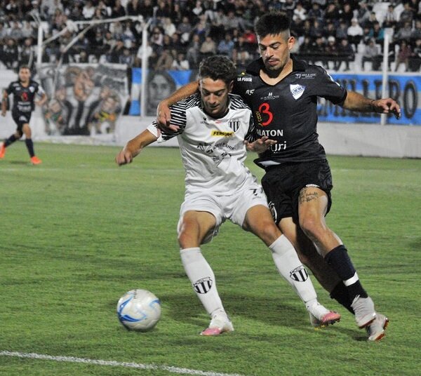 Independiente de San Cayetano perdió ante Liniers y quedó eliminado  del Regional