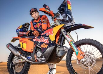 Benavides saltó del octavo al tercer puesto en la clasificación general de motos