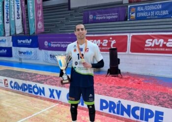 Juan Simón Villarruel campeón de la Copa Príncipe con Textil Santanderina