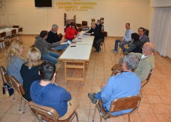 Reunión y posterior cena de camaradería en la Cámara Empresaria