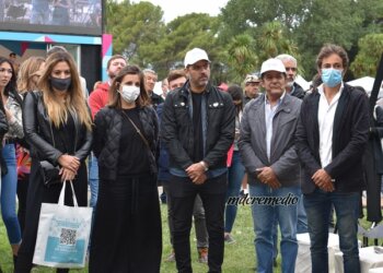 Con la presencia de autoridades provinciales el Intendente dejó inaugurada la Fiesta de la Frambuesa