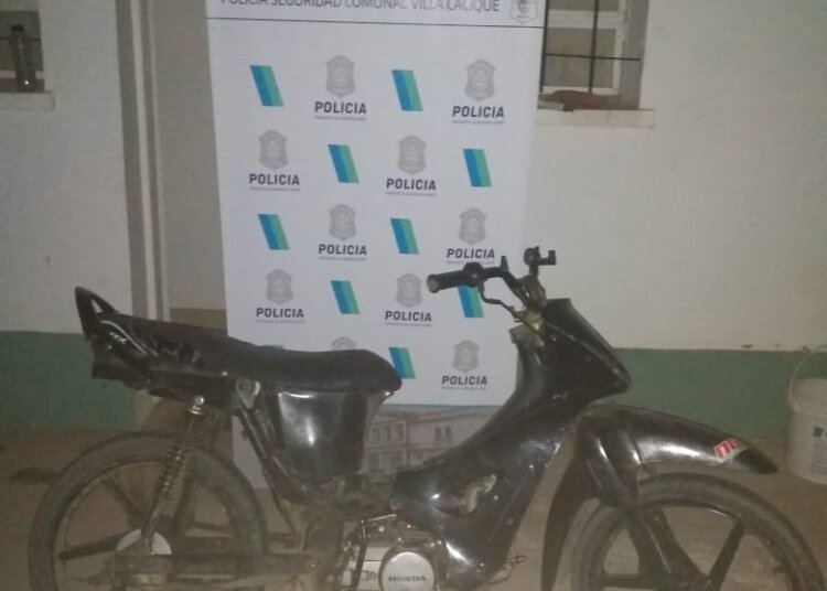 Secuestro de una motocicleta en Barker