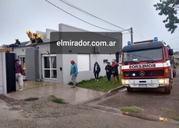 Voladura de techo sobre calle Córdoba, sólo daños materiales